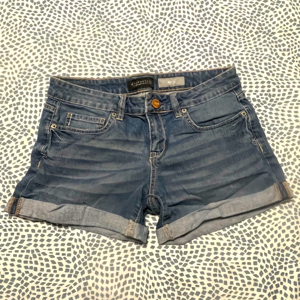 Aeropostale Women’s Midi denim shorts size 6